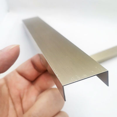 0.65mm 두께와 PVD 컬러 코팅이 적용된 304 스테인리스 스틸 U 프로파일 타일 트림
